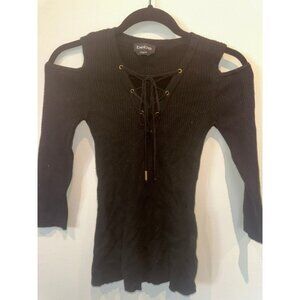 BEBE Black Cold Shoulder Lace Up V-Neck Ribbed Knit Top